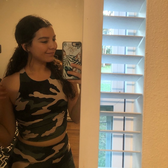 Meet your Posher, Nathaly - Picture 2 of 2